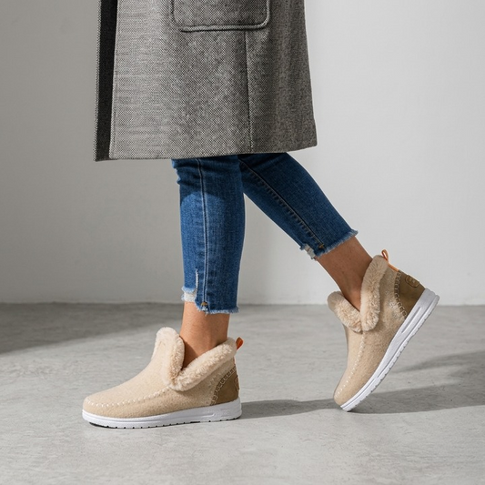 Suzzie™ - Orthopedic Plush Sneakers