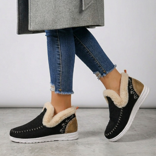 Suzzie™ - Orthopedic Plush Sneakers