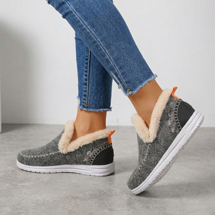 Suzzie™ - Orthopedic Plush Sneakers